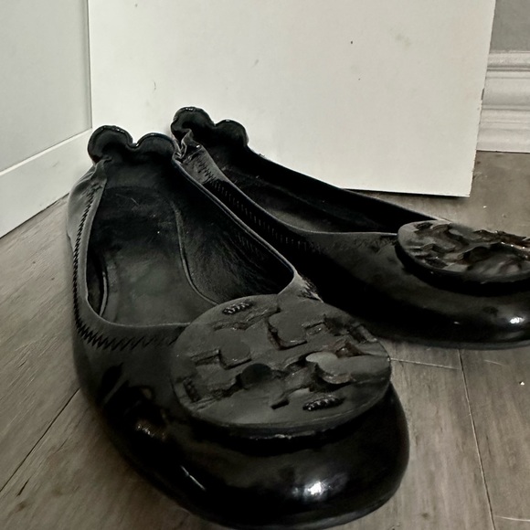 Versatile Tory Burch mini. GUC - Picture 1 of 4